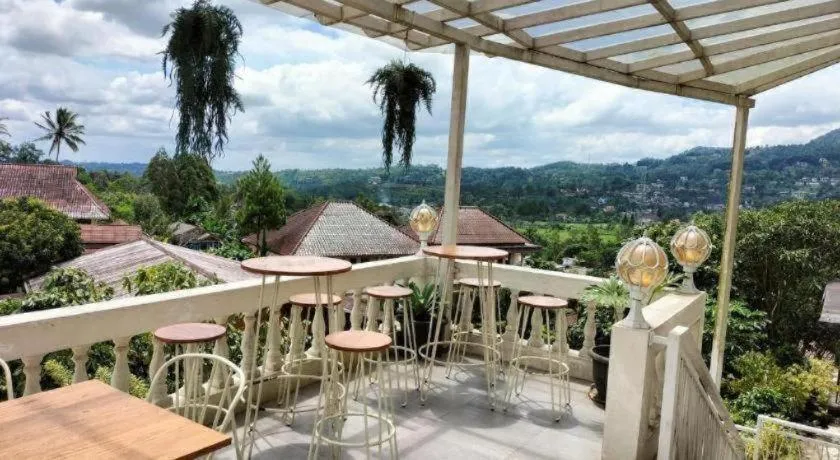 Rizen Premiere Hotel