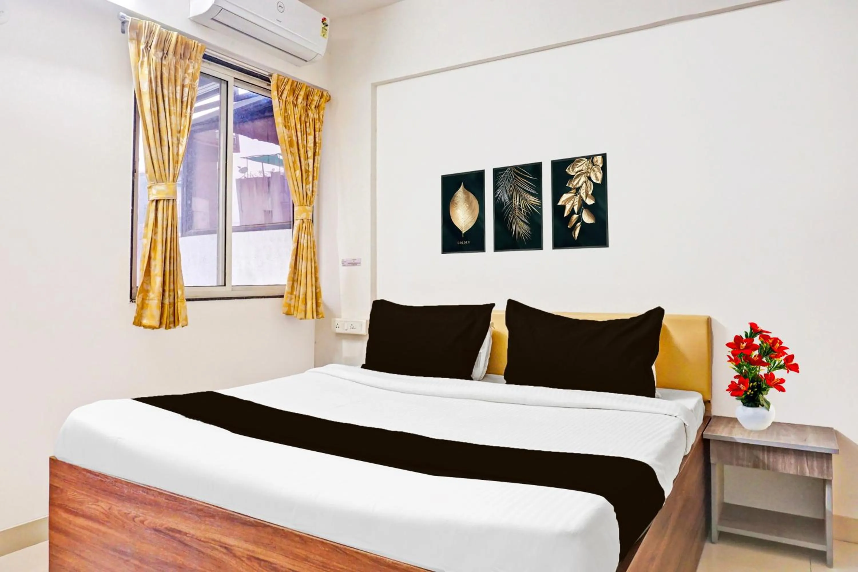 Bedroom, Bed in Super Collection O Baner formerly Seven Hills