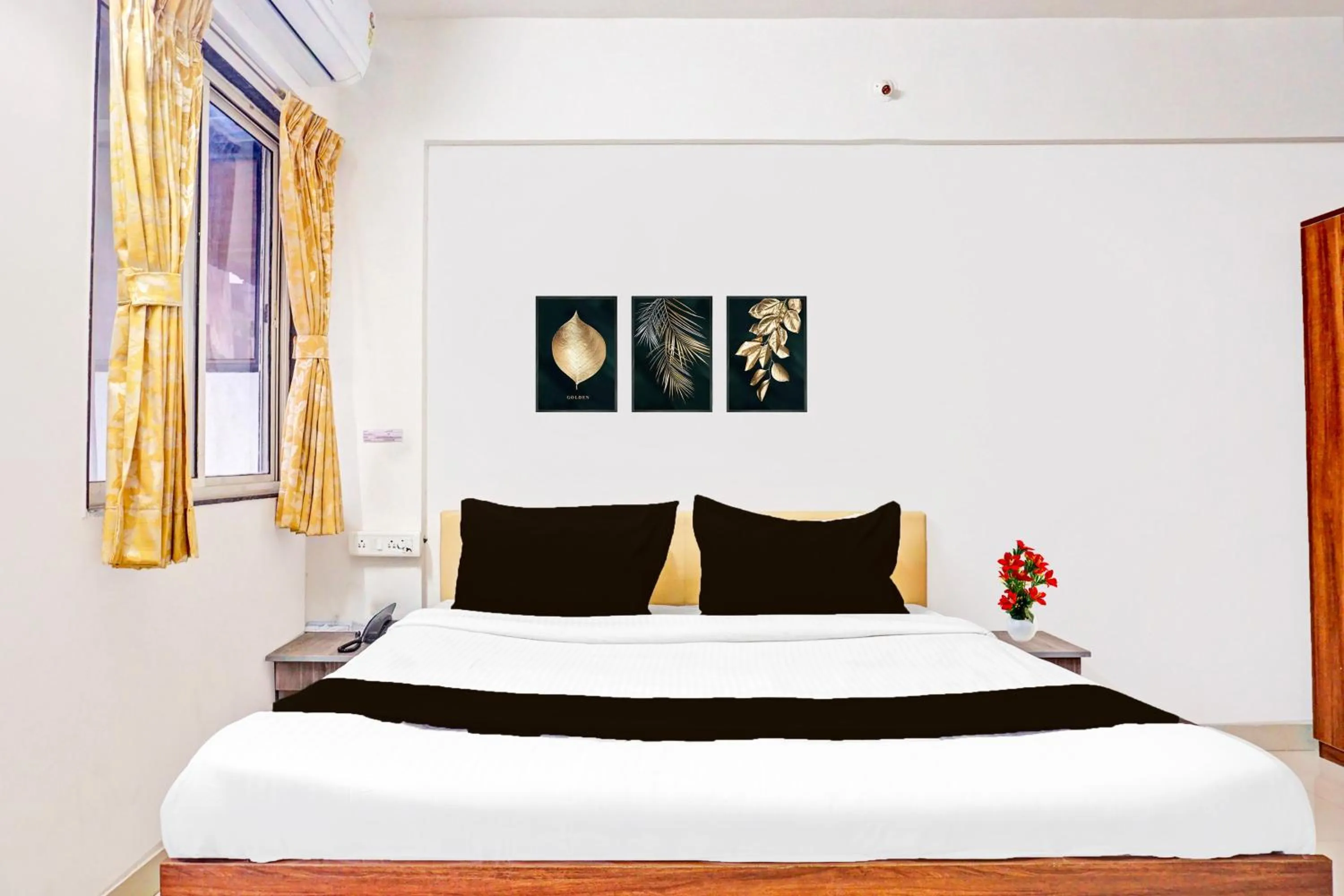 Bedroom, Bed in Super Collection O Baner formerly Seven Hills