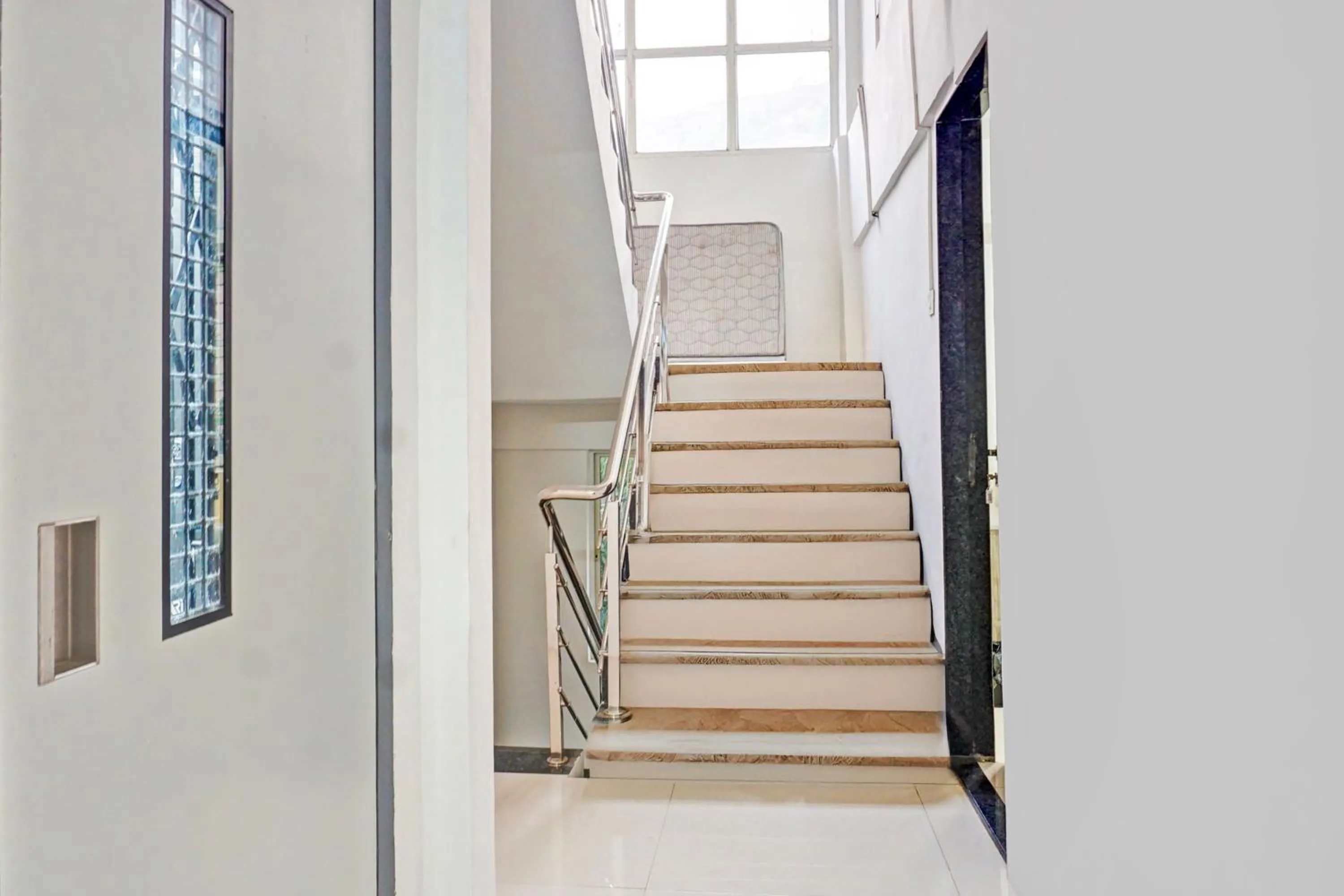 Lobby or reception in Super Collection O Baner formerly Seven Hills