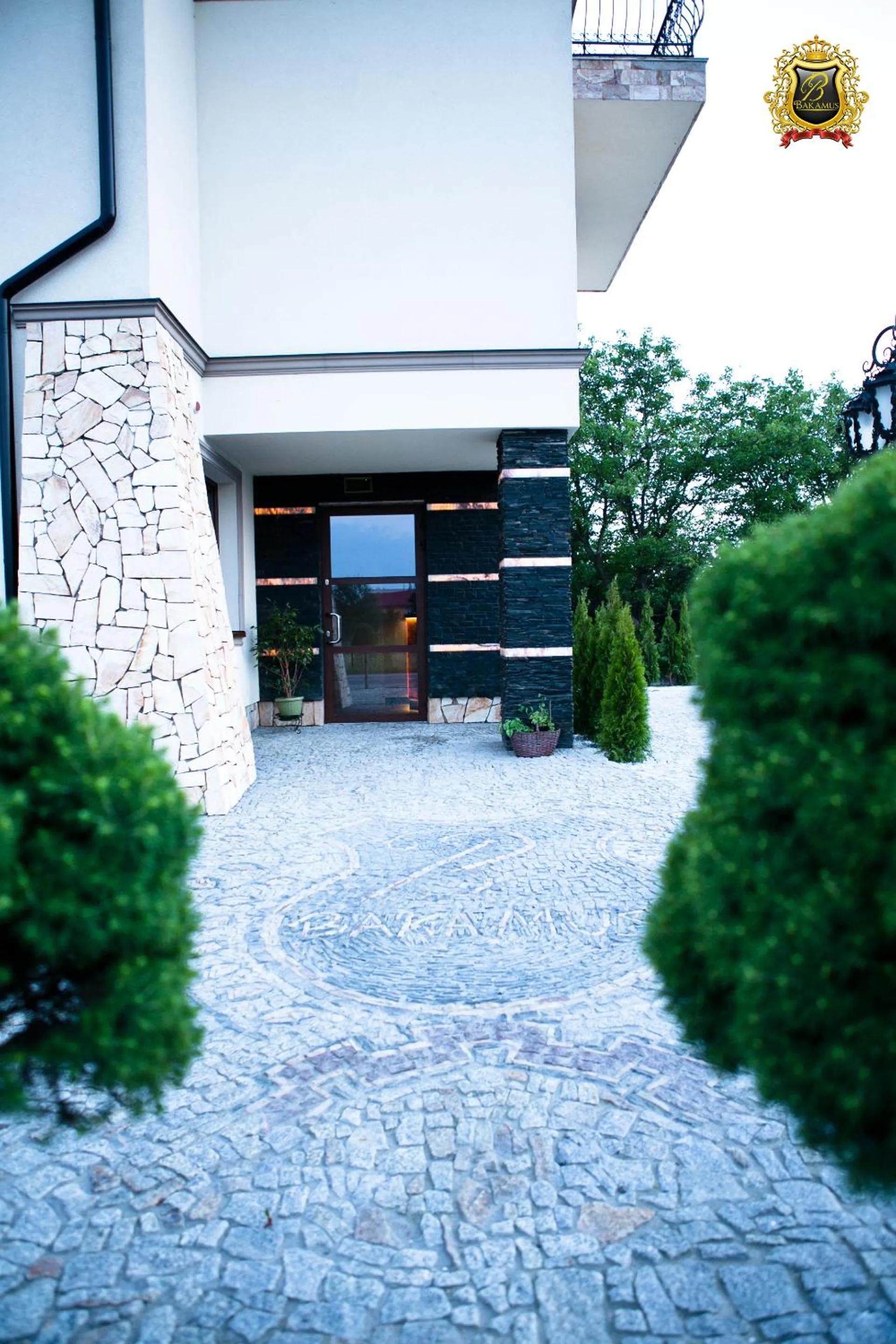 Facade/entrance in Rezydencja Bakamus