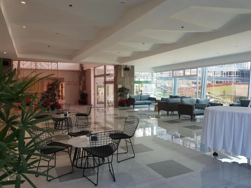 Travelite Hotel Legarda