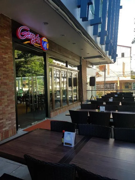 Travelite Hotel Legarda