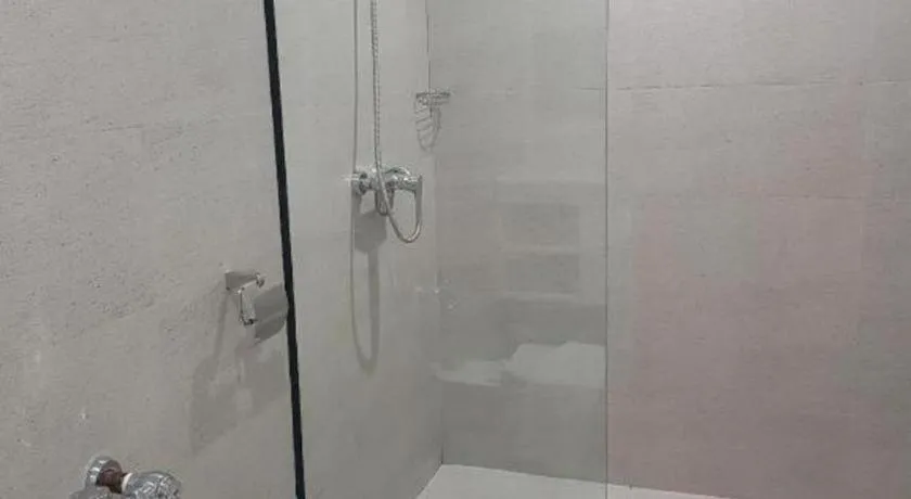 Travelite Hotel Legarda