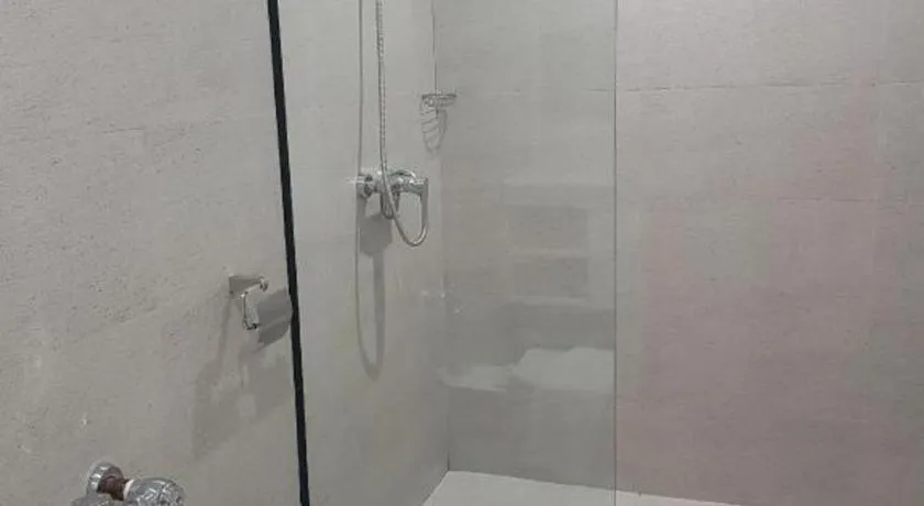 Travelite Hotel Legarda