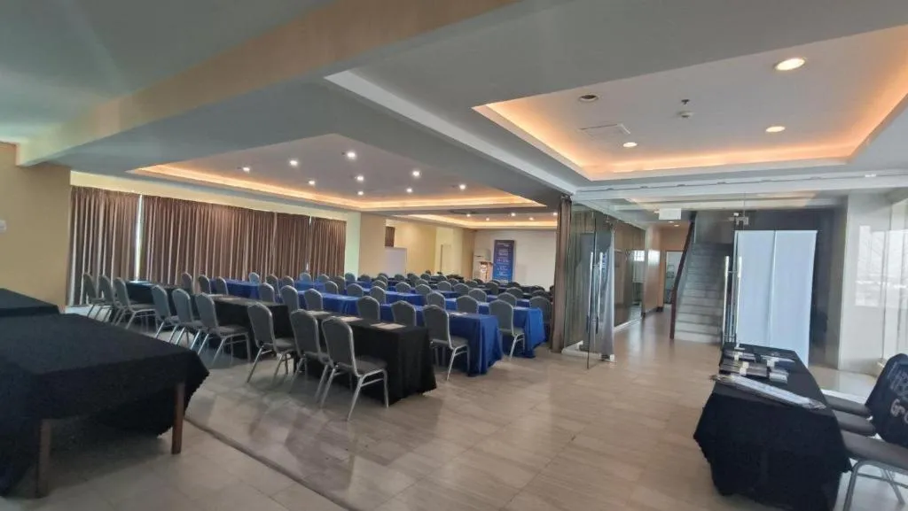 Travelite Hotel Legarda