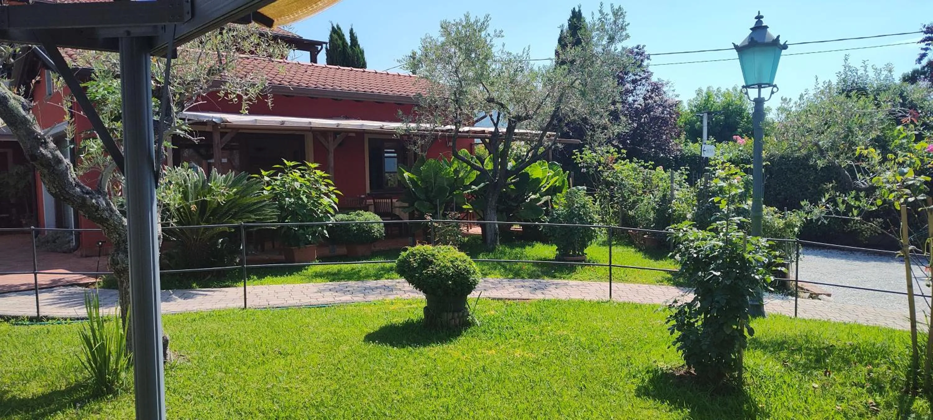 Property building in Albergo la Luna