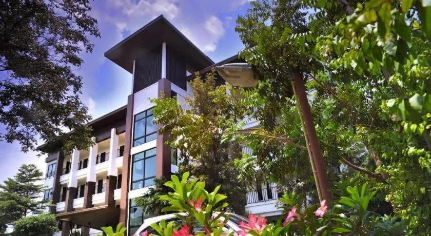 Gasser Park & Residence