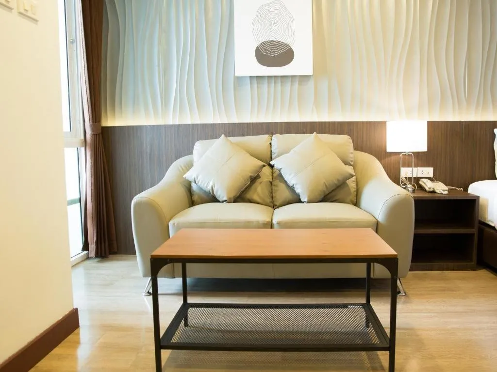 B2 Hat Yai Rat Uthit Boutique & Budget Hotel