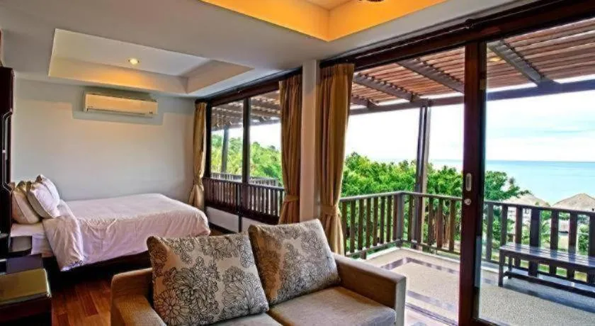 Bed in Maryoo Samui Hotel