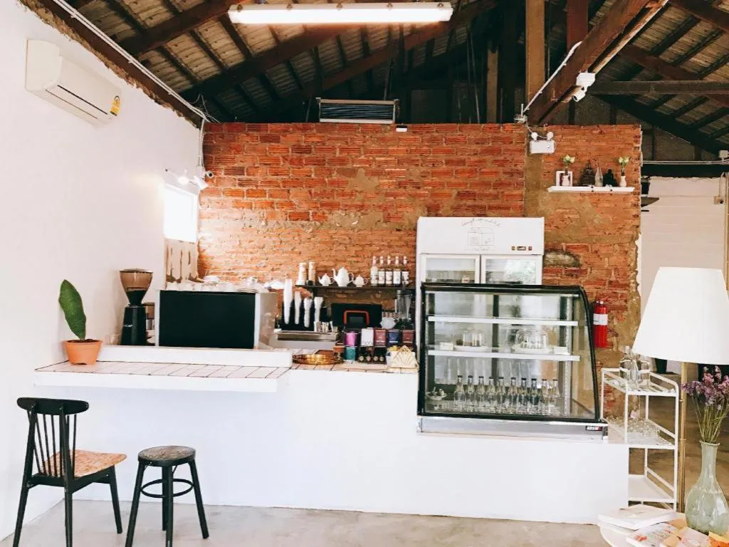 Khemjit cafe' and bed