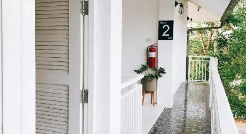 Khemjit cafe' and bed