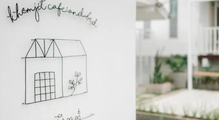 Khemjit cafe' and bed