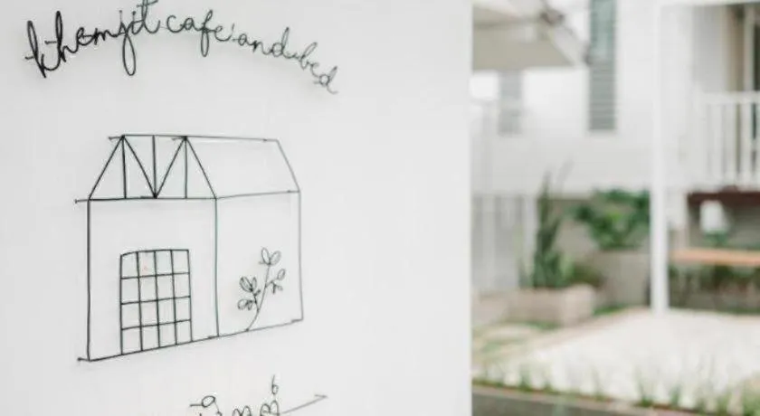 Khemjit cafe' and bed