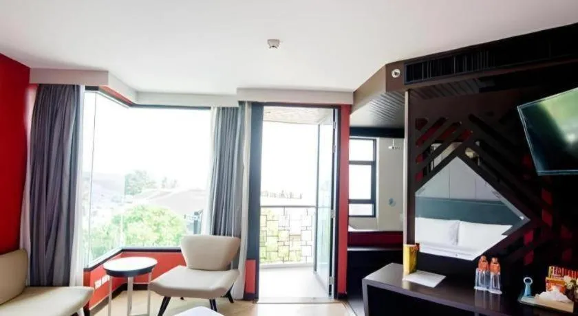 Bed in The Sez Hotel Bangsaen