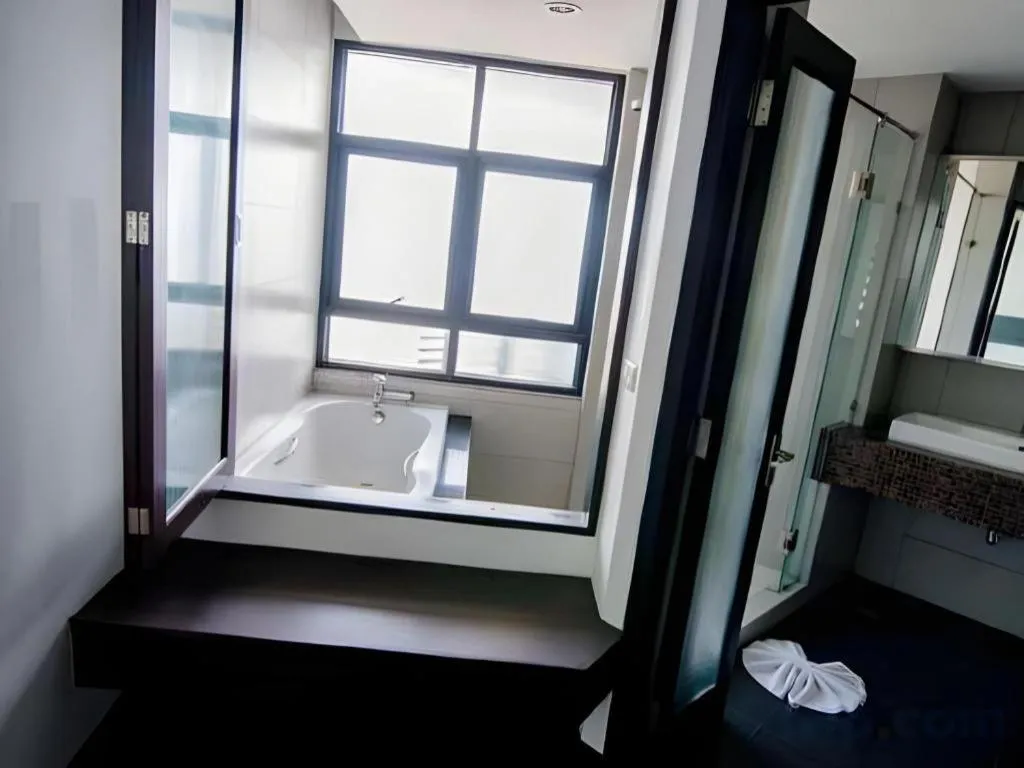 Bed in The Sez Hotel Bangsaen