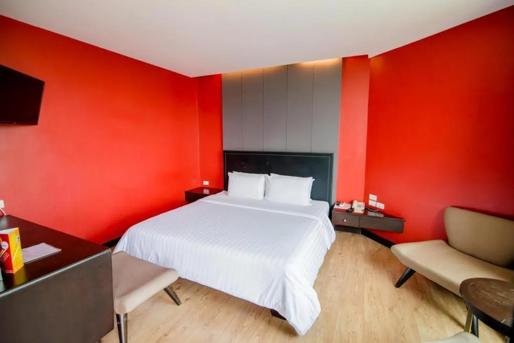 Bed in The Sez Hotel Bangsaen