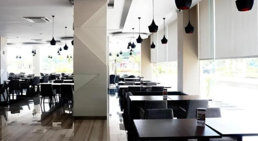 Wing Hotel Kualanamu Airport