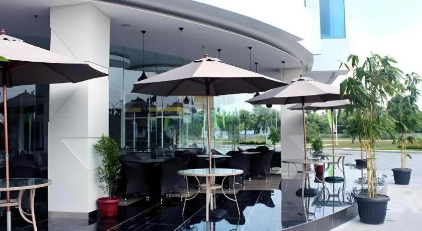 Wing Hotel Kualanamu Airport