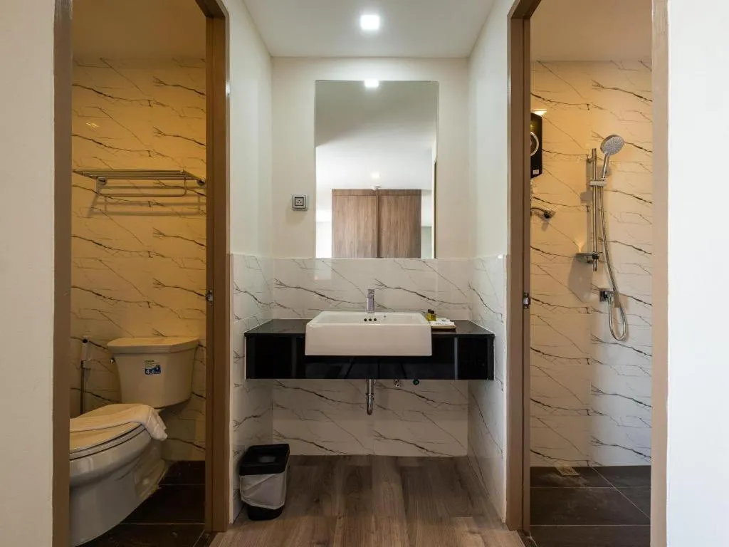 B2 Korat Premier Hotel