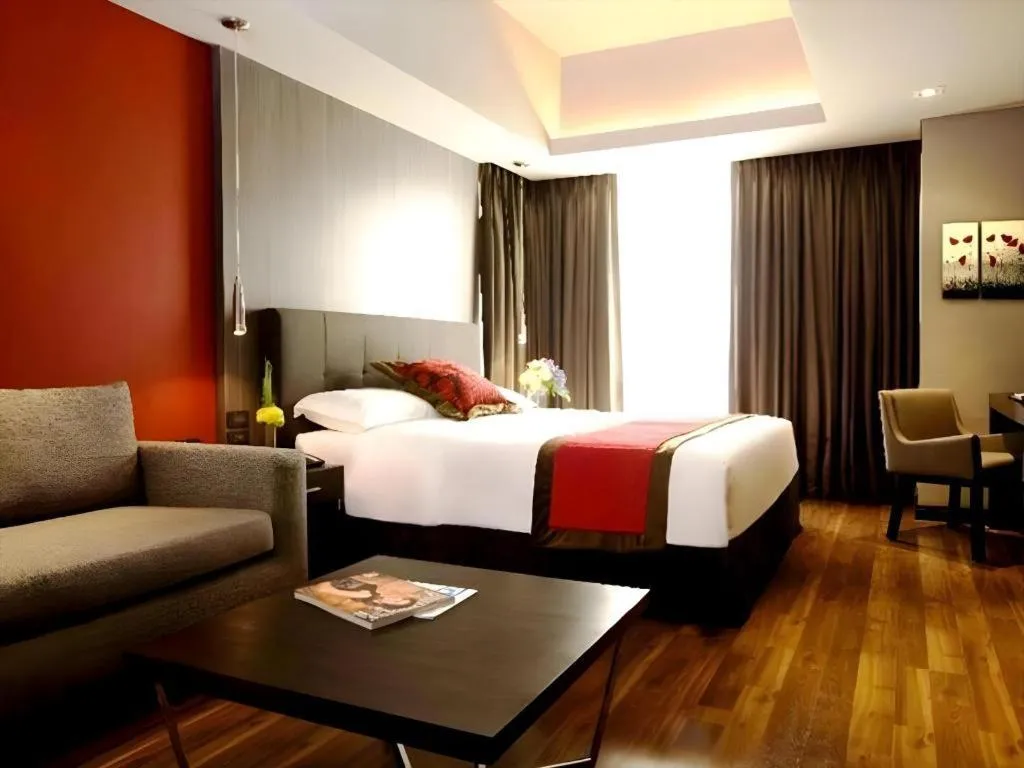 Bed in F1 Hotel Manila