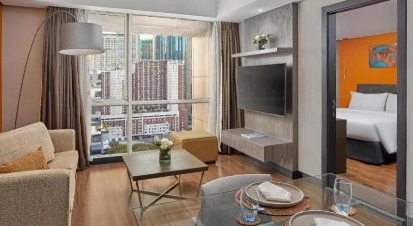 Bed in F1 Hotel Manila