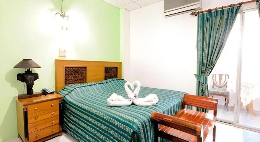 Bed in Sananwan Palace