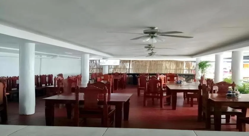 Palm Grove Saud Holiday Complex Hotel