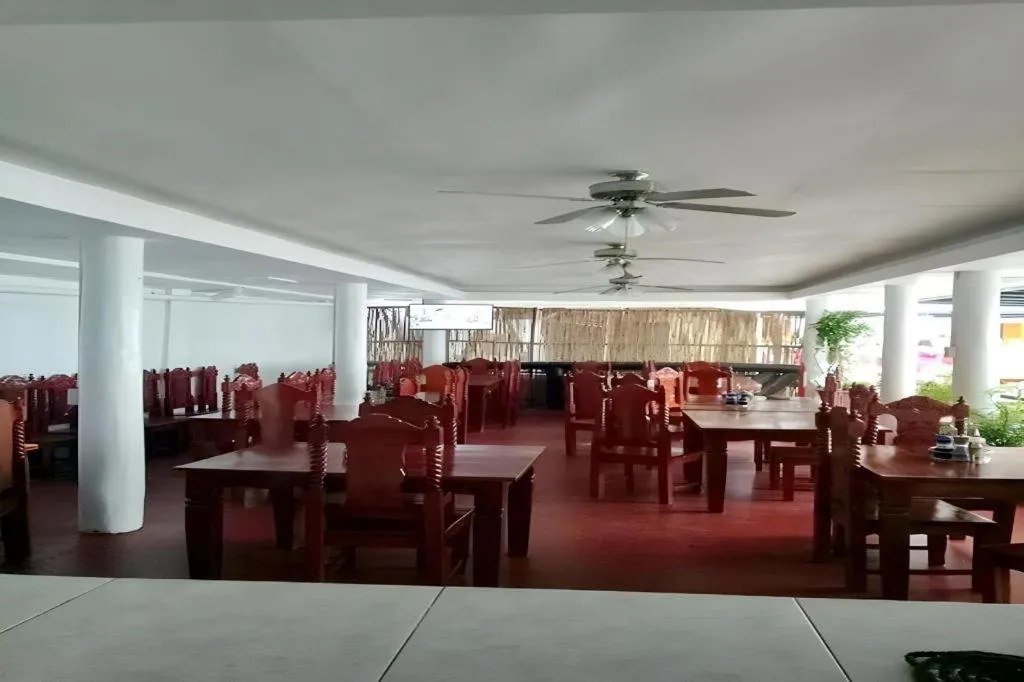 Palm Grove Saud Holiday Complex Hotel