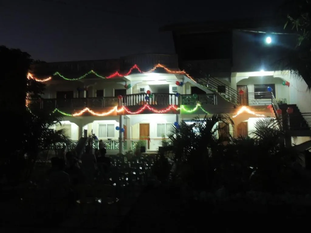 Palm Grove Saud Holiday Complex Hotel