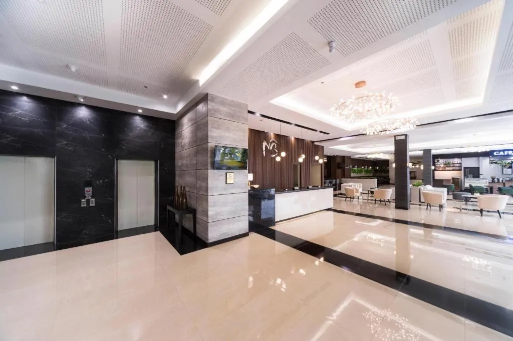 Mallberry Suites Business Hotel