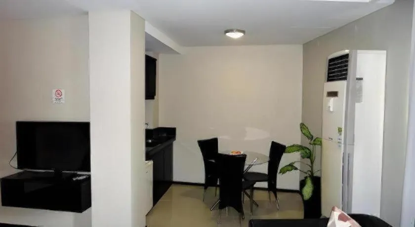 Mallberry Suites Business Hotel