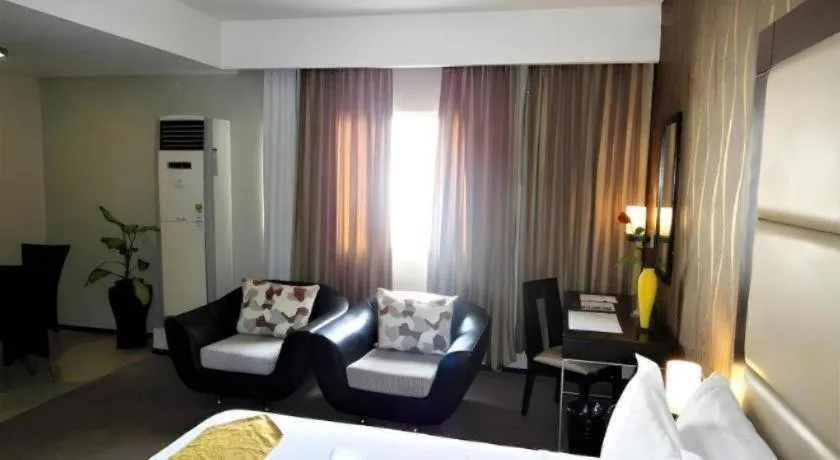 Mallberry Suites Business Hotel