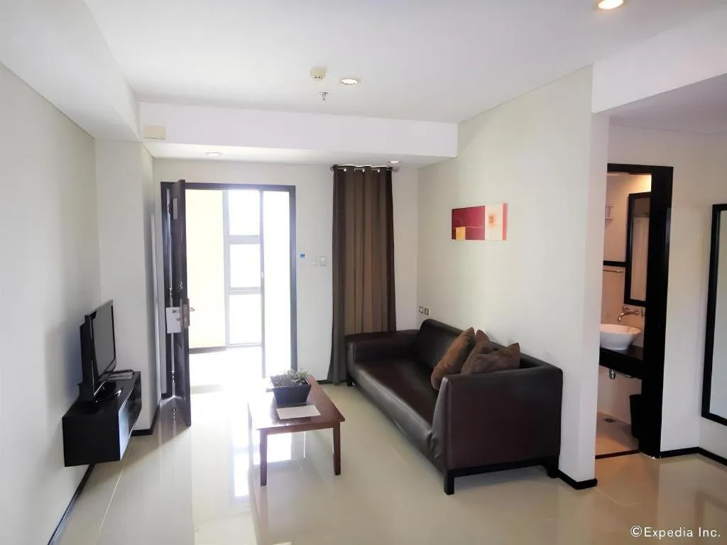 Mallberry Suites Business Hotel