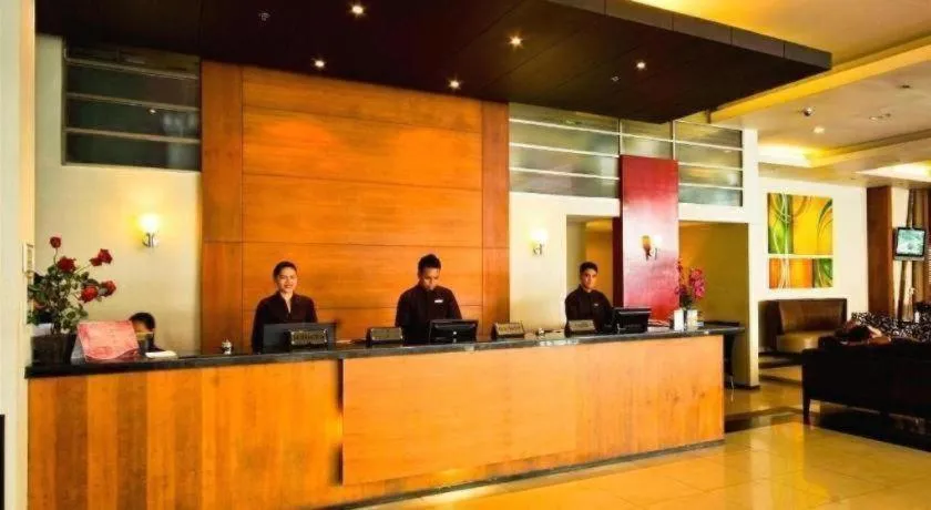 Mallberry Suites Business Hotel