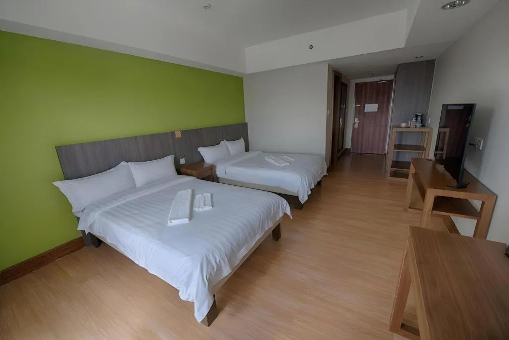 Bed in Newtown Plaza Hotel