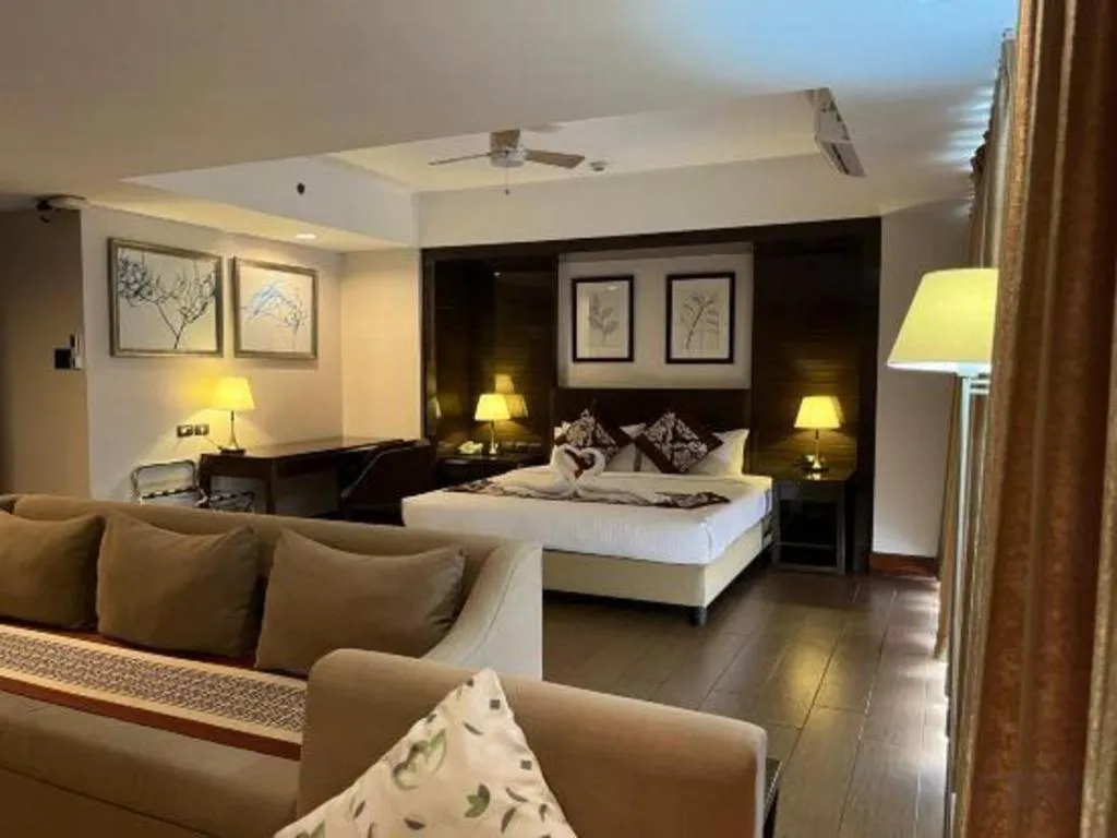 Bed in Newtown Plaza Hotel