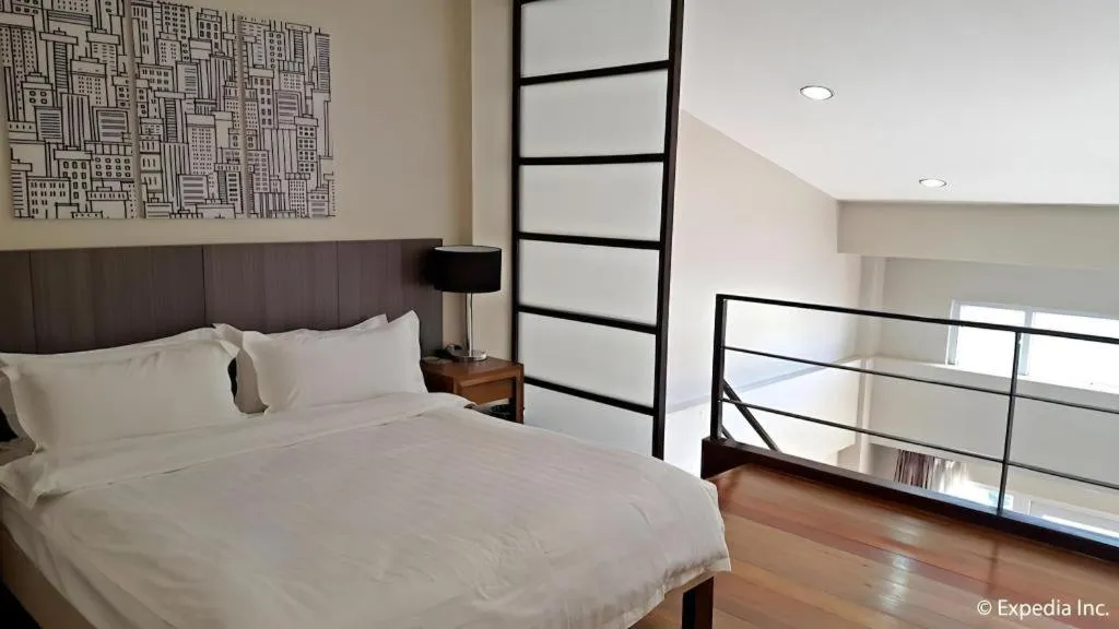 Bed in Newtown Plaza Hotel