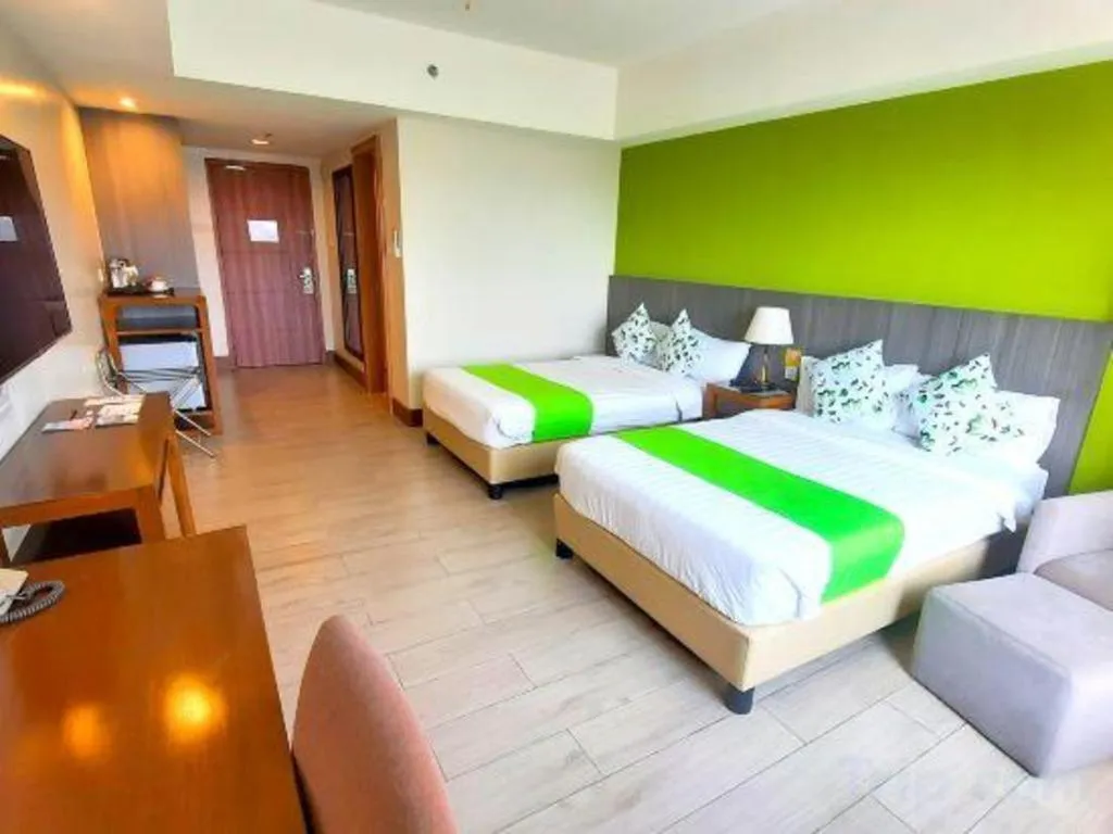 Bed in Newtown Plaza Hotel