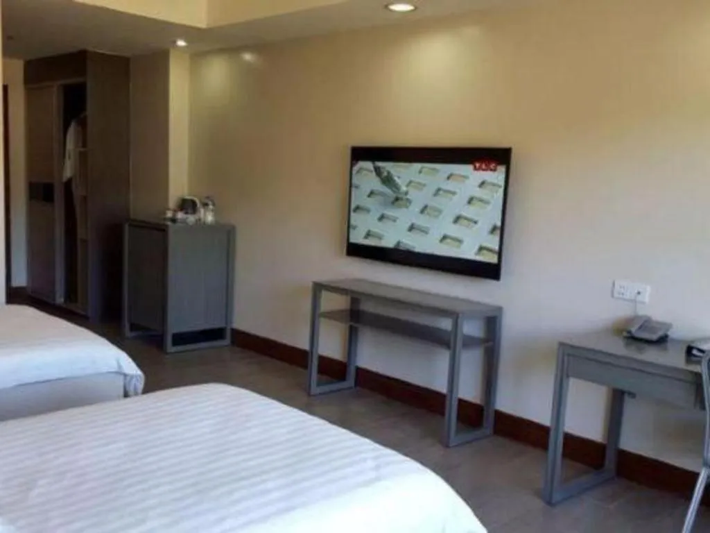 Bed in Newtown Plaza Hotel