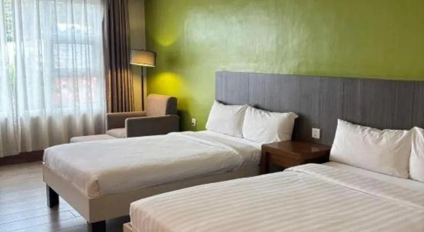 Bed in Newtown Plaza Hotel