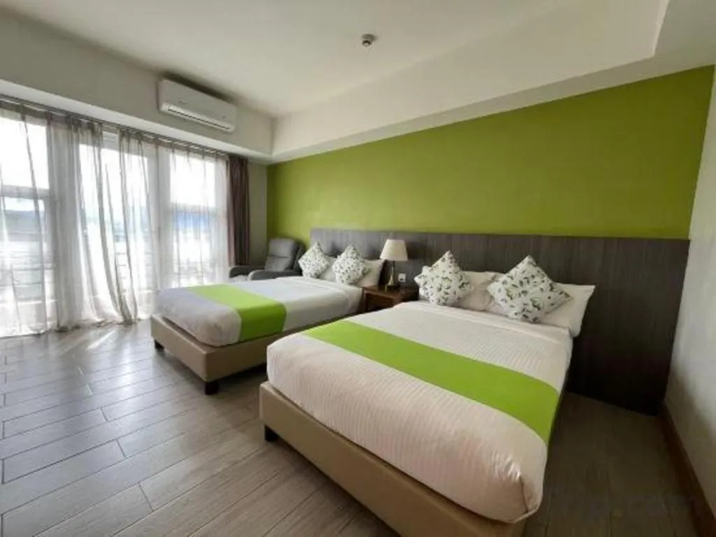 Bed in Newtown Plaza Hotel