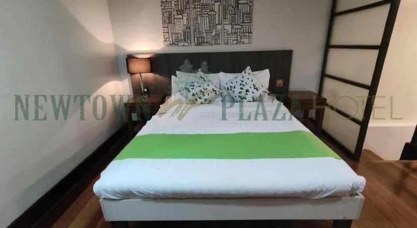 Bed in Newtown Plaza Hotel
