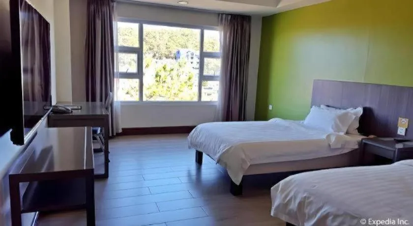 Bed in Newtown Plaza Hotel