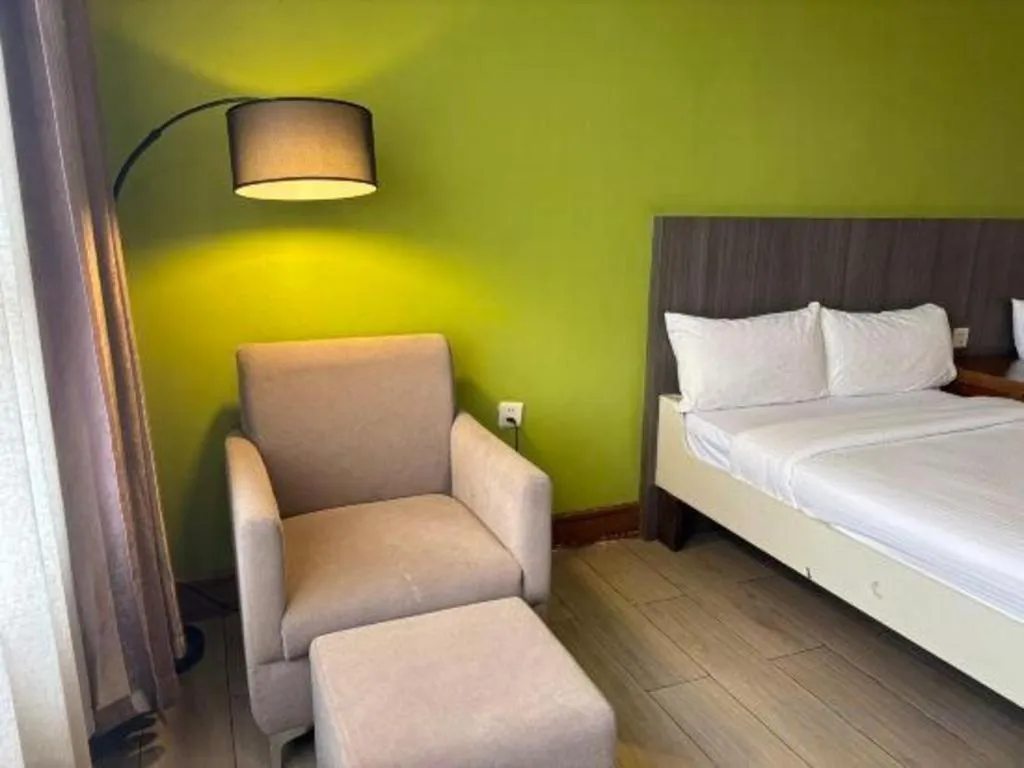 Bed in Newtown Plaza Hotel