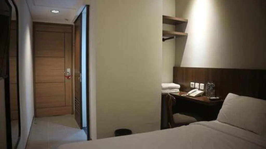 Bed in Bianco Costel