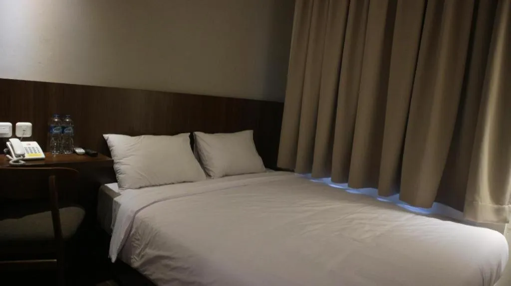 Bed in Bianco Costel