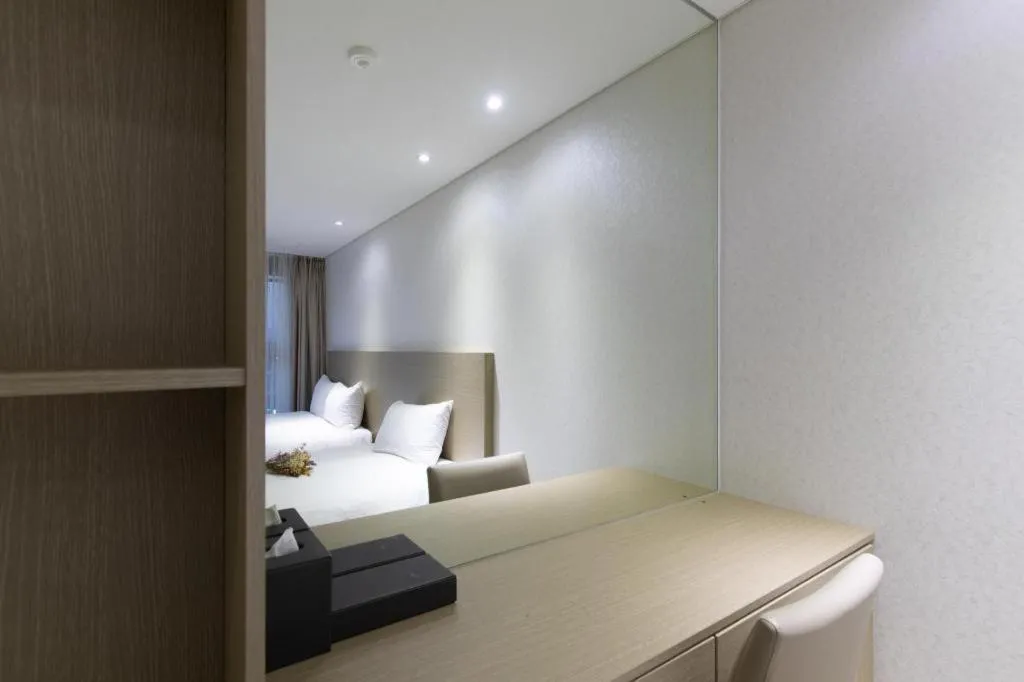 Bed in Ebenezer Hotel