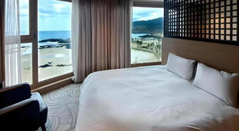 Bed in Ebenezer Hotel