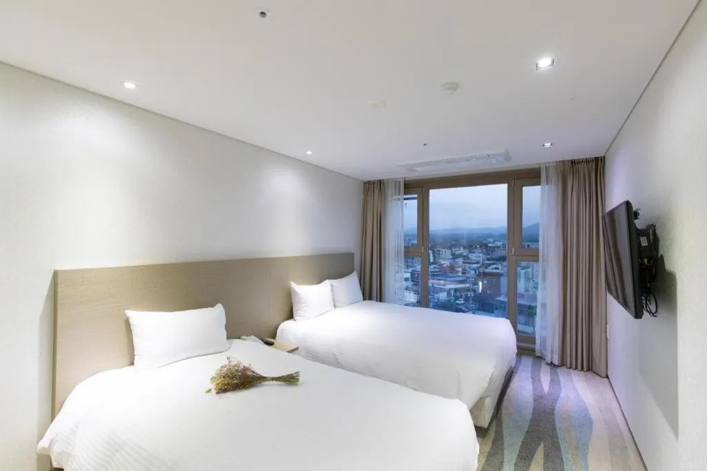 Bed in Ebenezer Hotel